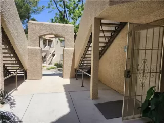 Photo #1: 2583857 Listing