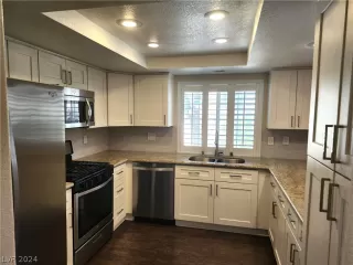 Photo #5: 2583857 Listing