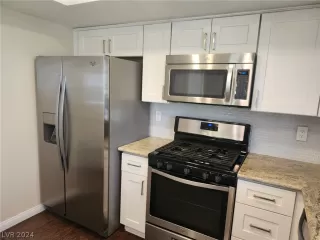 Photo #6: 2583857 Listing