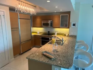 Photo #2: 2583858 Listing