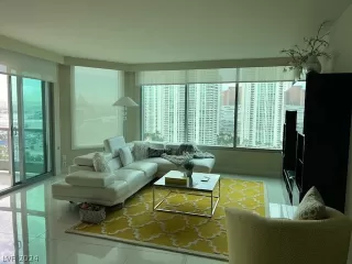 Photo #3: 2583858 Listing