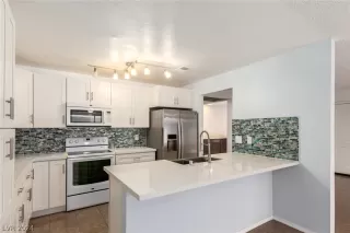 Photo #4: 2583865 Listing