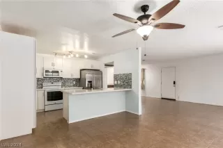 Photo #5: 2583865 Listing