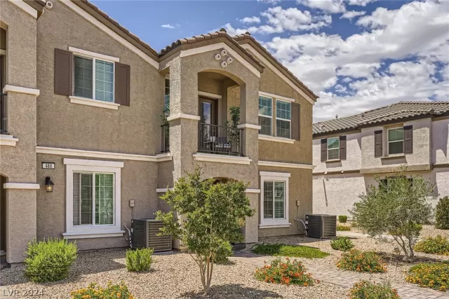 MLS: 2583868 Condo For Sale