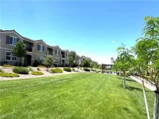 Photo #2: 2583868 Listing