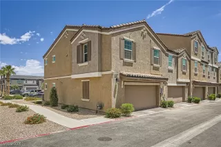 Photo #5: 2583868 Listing