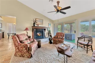 Photo #4: 2583871 Listing