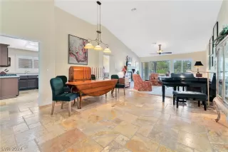 Photo #6: 2583871 Listing