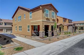 Photo #2: 2583910 Listing