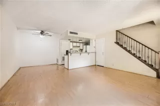 Photo #4: 2583911 Listing 