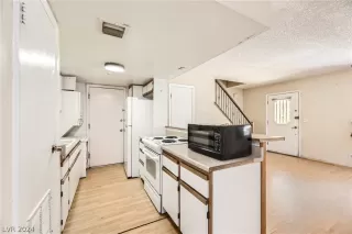 Photo #6: 2583911 Listing 