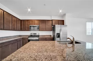 Photo #4: 2583941 Listing 