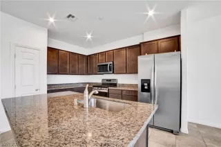 Photo #5: 2583941 Listing 