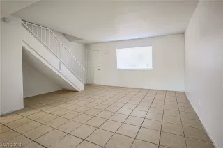 Photo #3: 2583951 Listing 