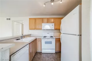 Photo #1: 2583982 Listing 