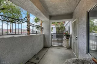 Photo #2: 2583987 Listing