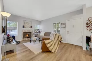 Photo #3: 2583987 Listing