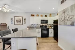 Photo #5: 2583987 Listing