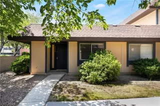 Photo #1: 2584002 Listing 