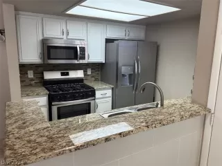 Photo #3: 2584007 Listing