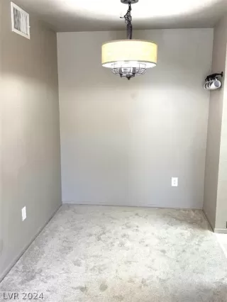 Photo #5: 2584007 Listing