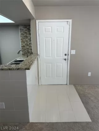 Photo #6: 2584007 Listing