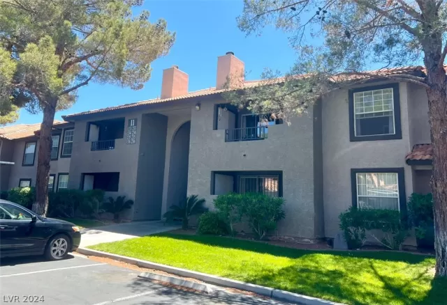 MLS: 2584008 Condo For Sale