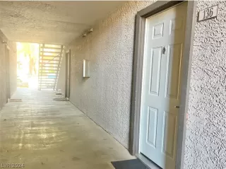 Photo #1: 2584008 Listing 