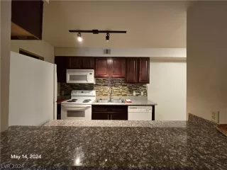 Photo #3: 2584008 Listing 