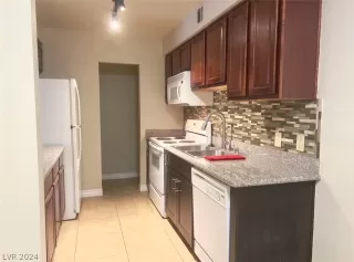 Photo #4: 2584008 Listing 