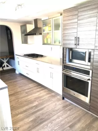 Photo #2: 2584039 Listing 