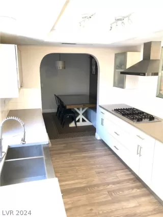 Photo #4: 2584039 Listing 