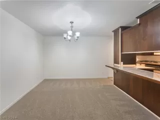 Photo #6: 2584055 Listing 