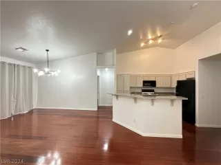 Photo #4: 2584074 Listing 