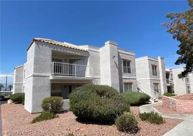 MLS: 2584081 Condo For Sale