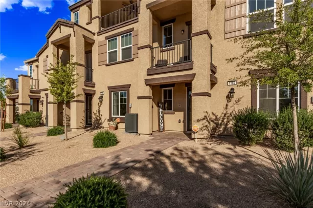 MLS: 2584087 Condo For Sale