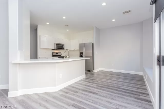 MLS: 2584101 Condo For Sale