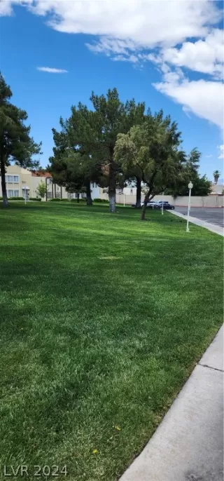 Photo #4: 2584104 Listing