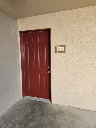 Photo #2: 2584110 Listing