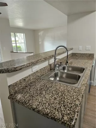 Photo #4: 2584110 Listing