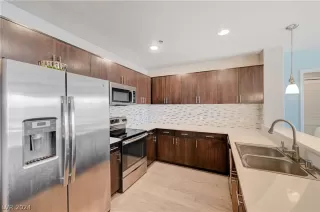 Photo #3: 2584135 Listing 