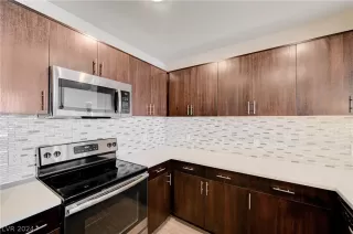 Photo #5: 2584135 Listing 