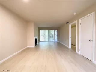 Photo #2: 2584136 Listing 