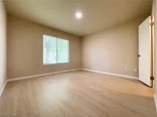 Photo #5: 2584136 Listing 