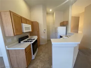 Photo #2: 2584181 Listing 