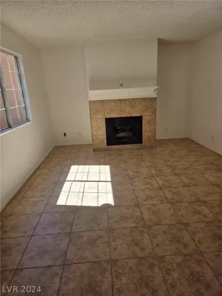 Photo #1: 2584182 Listing