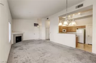 Photo #4: 2584202 Listing