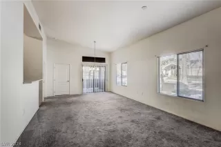 Photo #6: 2584202 Listing