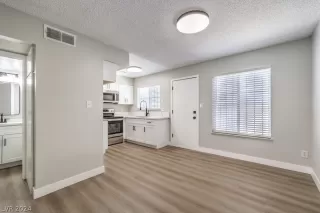 Photo #3: 2584233 Listing 