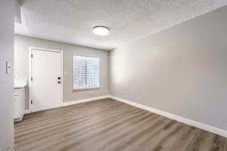 Photo #4: 2584233 Listing 